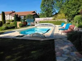 Charmante maison avec piscine privée à Siaugues-Sainte-Marie