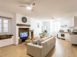 Appartement de caractère, 4 pers, village médiéval Martel, Animaux admis, WiFi gratuit - FR-1-828-15, hotel em Martel