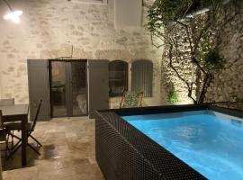 La Grange de la Chèvre d'Or, Hotel in Lagnes