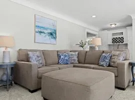 Tan Lake Oasis Modern Lakefront with Game Room 2 min to Downtown Oxford
