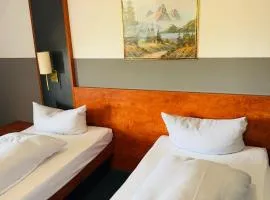 Hotel & Restaurant Heidekrug in Pinneberg, Free Parking and WiFi