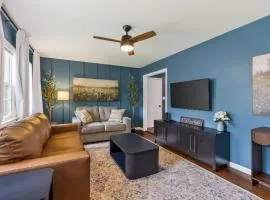 Chic Home with Huge Grassy Yard 7 mins to Arrowhead Stadium