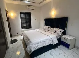 Velaris Luxury Apartment