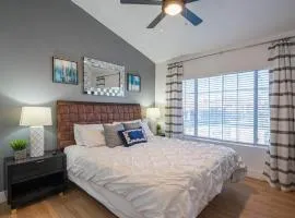 Golfers Desert Oasis Luxury 2BR Walk to TPC
