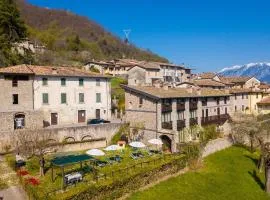 Liano Apartments