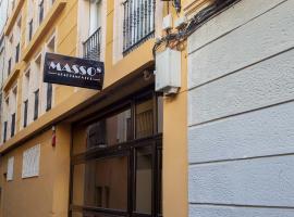 Apartamentos Massò: Albacete'de bir otel