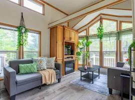 The Nook Tiny Home Fire Pit Close to Lake