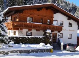 Blick zum Wasserfall