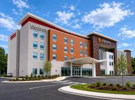 La Quinta Inn & Suites by Wyndham Mebane