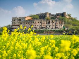 Neemrana's - Hill Fort - Kesroli, hotel sa Alwar