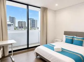 Granville Studio Ensuite toilet and kitchen