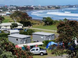 Fitzroy Beach Holiday Park, хотел в Ню Плимут