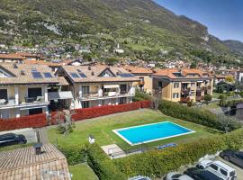 Duplex with terrace , pool, 2 bedrooms, hotel em Lenno