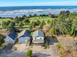 Pacific Beach Escape - Steps to the Beach & Seabrook! Ocean Views, Sleeps 10