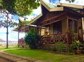 Pems Pension and Restaurant, B&B in Taytay
