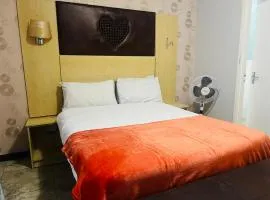 Parow City Airport Lodge