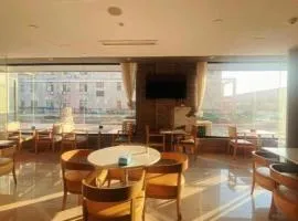 Jinjiang Inn Select Qingdao West Coast Coach Exhibition Center High-Speed Railway Station