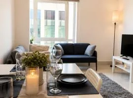 Modern Bright Flat Central & Stylish