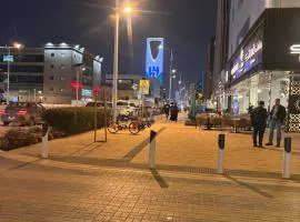 3غرف وصالة وحمامين شارع العليا مقابل برج المملكة