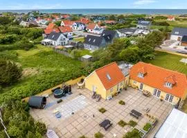 Lovely Holiday Home With Wilderness Bath And Outdoor Sauna, Centrally Located In Klitmøller