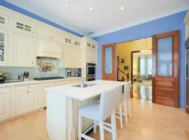 Boston Brownstone Stay, Includes Parking