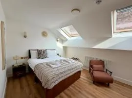 Waterfront Living Boutique Hotel Opposite Hill Dickinson Stadium With Free Parking