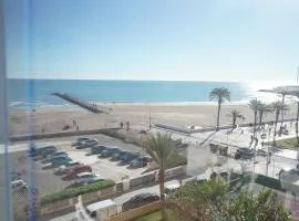 Beachfront Apartment with Sea Views & Pool - El Puig