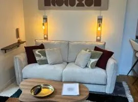 Appartement rénové 2 personnes face remparts de Guérande