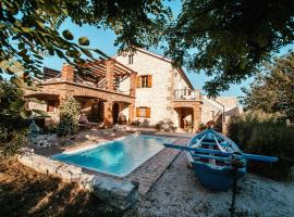 Villa Romantika Dalmacija، فندق في نين