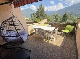 studio by the lake, at the foot of the ski resort