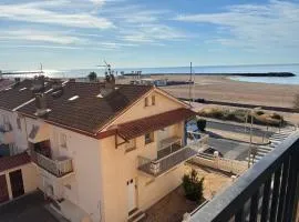 Studio cabine 18, vue mer, à 30m de la plage, avec linge de lit et ménage inclus