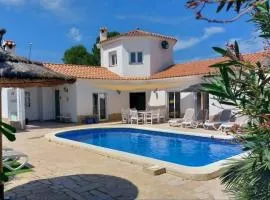 Villa voor 8 personen met zwembad