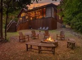 Twilight Pines - Dreamy Cabin w Hot Tub & optional Kids Loft