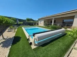 En Ardèche Villa de vacances l'Olympe climatisée avec sa piscine privée et chauffée