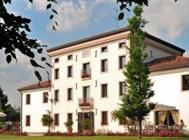 Hotel Villa Dei Carpini, hotelli kohteessa Oderzo