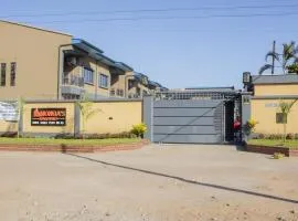 Monga's Apartments