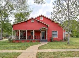 Pets Welcome! Refined Frankston Haven w/ Patio