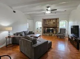 Willow and Stone Escape sleeps 6