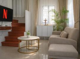 Lipa City Getaway Bright & Modern 3BR、リパのホテル
