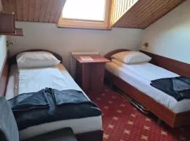 Domki, Apartamenty i Restauracja Włóczęga