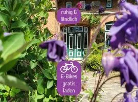Wisch-Hof Krokau - ideal für Radfahrer - viel Platz drinnen & draußen, Kleinkindausstattung, Radwege ab Hof - Strand 3,5 km & viele Ausflugsziele für jedes Wetter