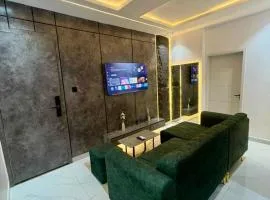 Stylish One Bedroom Apartment With Balcony Yaba