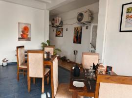 Asylum Lodge Negombo, Rooms and Restaurant, hotel sa Negombo