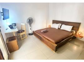 La MAISON BLANCHE - A - CENTRAL - CALME - WIFI - White Butterfly Hostel, hotell i Dakar