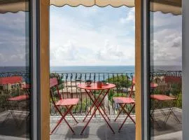 Panoramic Sea View Apartment near the Beach