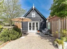 Modern Holiday Home in Vrouwenpolder