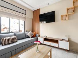 New Apt - Steps to Old City & Beach - Wi-Fi & Desk, hotel v destinaci Džadída