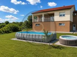 Gorgeous Home In Lovinac With Wifi