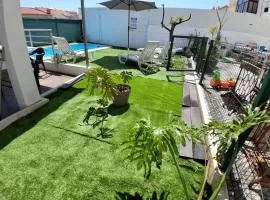 Bright apartment in Almada with shared pool
