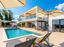 Luxury Villa Sonia With Wellness & Gym, hotel a Labin